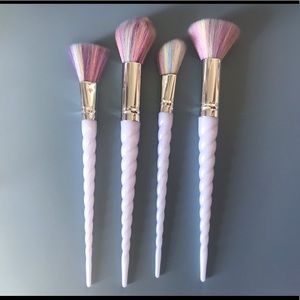 Makeup brushes